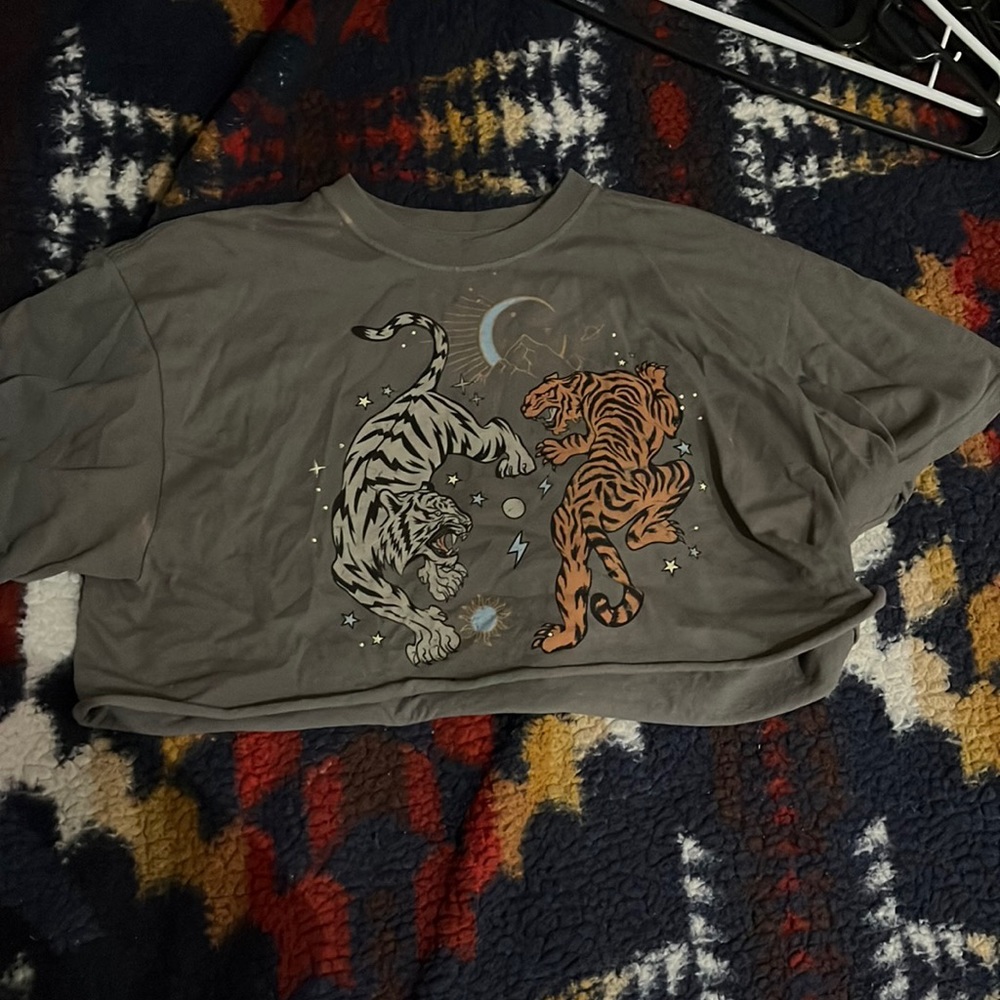 Dark grey small Tilly’s decorative crop top t-shirt